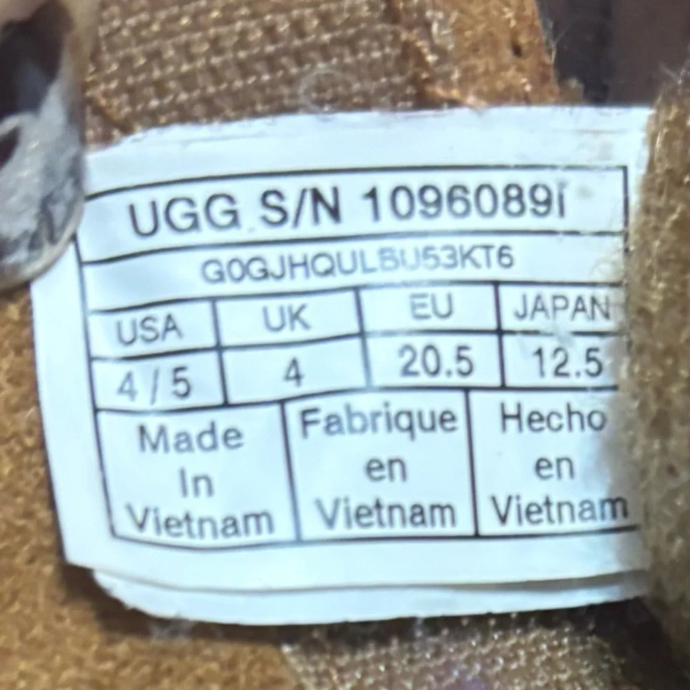 UGG Toddlers Keelan II Boot in the Chestnut Suede color